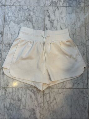 Old Navy Active Extra High Rise Dynamic Fleece Shorts
